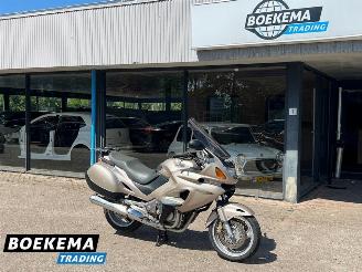 krockskadad bil motor Honda NT 650 Deauville 1998/8