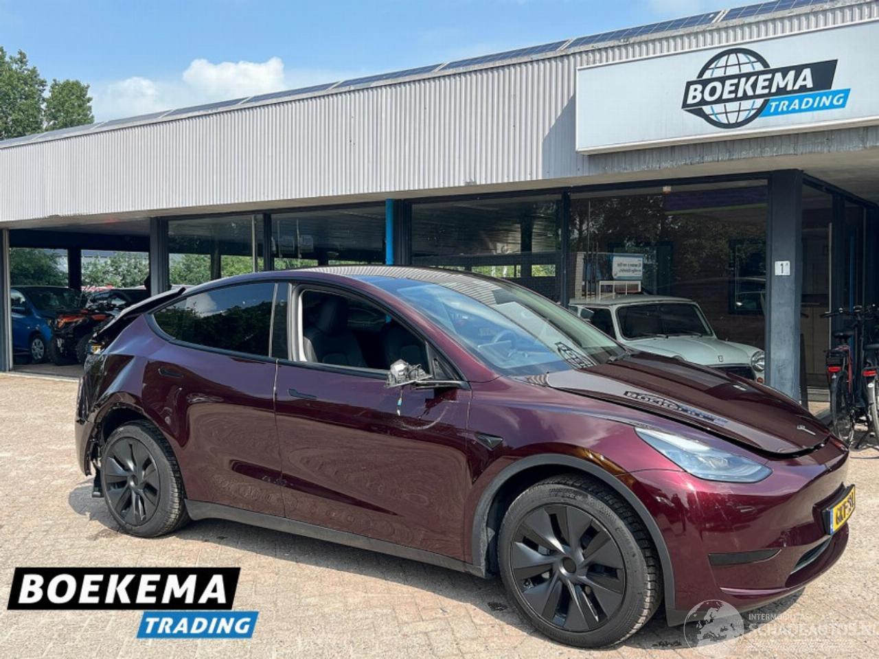Tesla Model Y Long Range RWD 75 kWh Full Self Drive 4.0