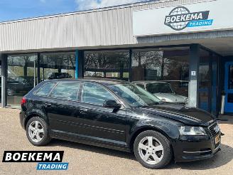 krockskadad bil auto Audi A3 Sportback 1.6 Ambition Airco Cruise Stoelverwarming 2010/7