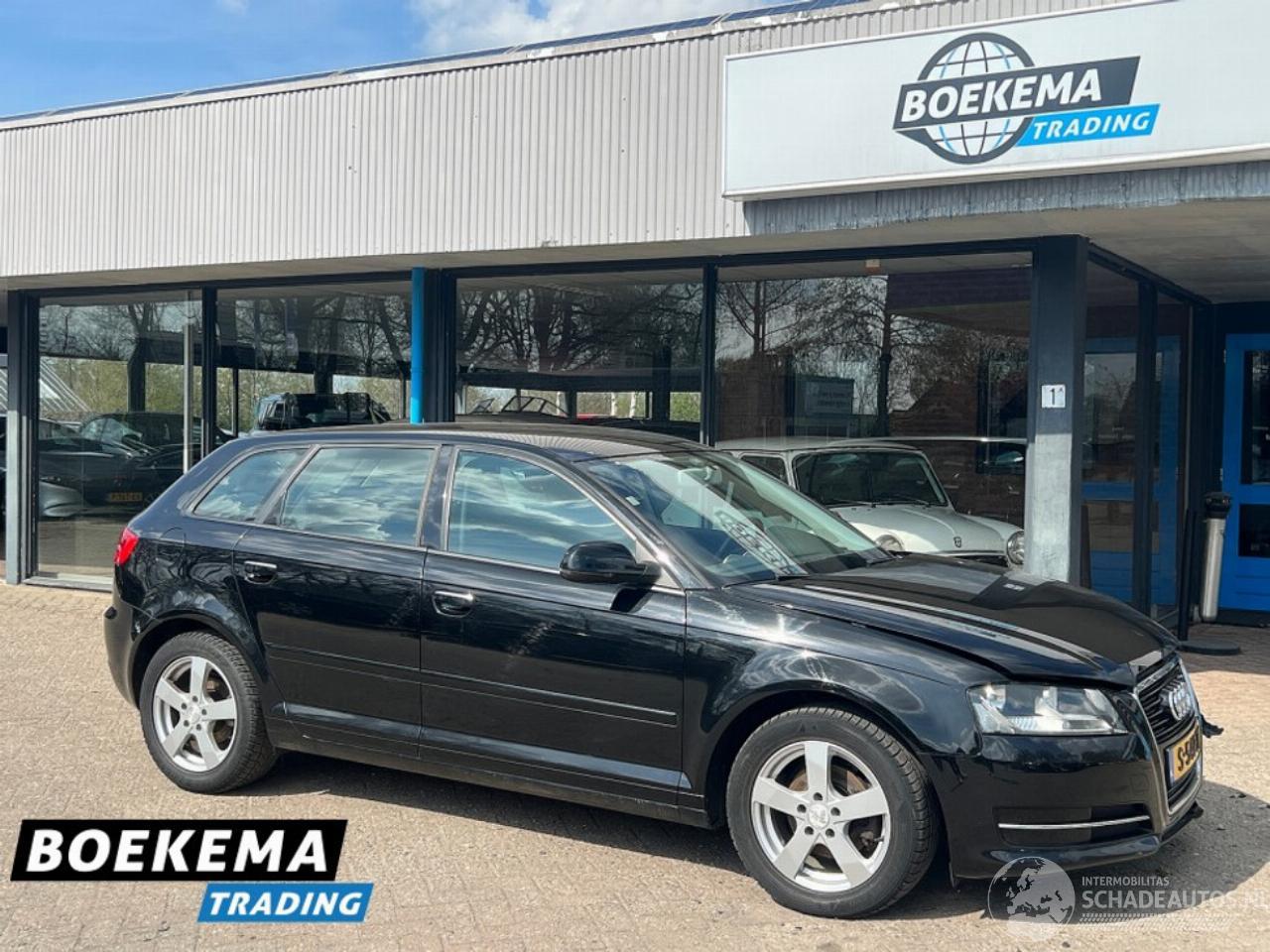 Audi A3 Sportback 1.6 Ambition Airco Cruise Stoelverwarming