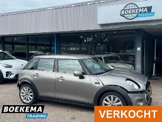 skadebil auto Mini Cooper Mini 1.5 Chili Led Keyless Climate Navi Cruise PDC 2017/6