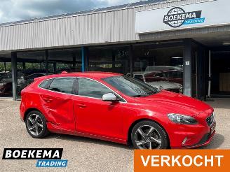 škoda osobní automobily Volvo V-40 1.6 T2 Summum R-Design Navi Climate Cruise PDC 2015/4