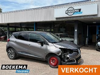 Voiture accidenté Renault Captur 1.2 TCe Helly Hansen Automaat Navigatie Climate Cruise Camera 2015/2