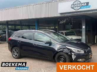 krockskadad bil auto Kia Cee d cee'd 1.6 GDI Busines Navi Climate Camera 2014/5