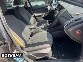Ford Focus Wagon 1.5 TDCI Titanium Navigatie Climate Cruise PDC Trekh. picture 24