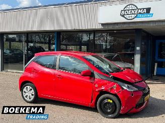 Damaged car Toyota Aygo 1.0 VVT-i x-play Airco Camera Cruise Carplay 2016/11