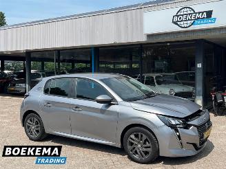 damaged passenger cars Peugeot 208 1.2 PureTech Blue Lease Navigatie Airco Cruise 2021/5