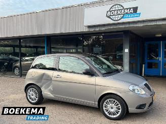 Damaged car Lancia Ypsilon 1.4 Oro Airco Two-Tone 2010/3