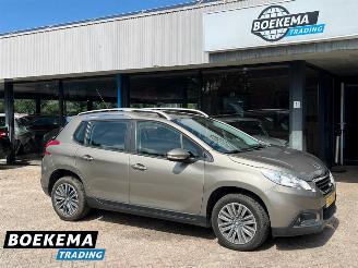 Voiture accidenté Peugeot 2008 1.2 PureTech Automaat Glazen dak Navi Airco Cruise 2016/3