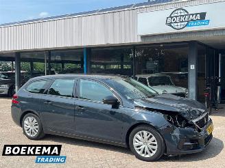 krockskadad bil auto Peugeot 308 SW 1.2 PureTech Blue Lease Navigatie Climate Cruise 2019/7