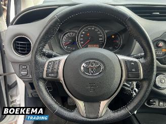 Toyota Yaris 1.3 VVT-i Navigatie Cruise Airco Camera Trekh. picture 23