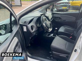 Toyota Yaris 1.3 VVT-i Navigatie Cruise Airco Camera Trekh. picture 15