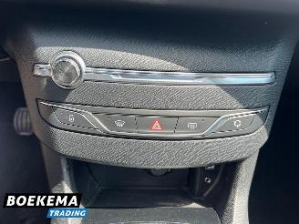 Peugeot 308 SW 1.2 PureTech Executive Glazen-Dak Navigatie Climate Cruise picture 28