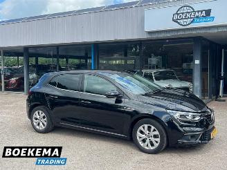 krockskadad bil auto Renault Mégane 1.3 TCe 140PK Limited LED Keyless Navigatie Climate Cruise 2018/7