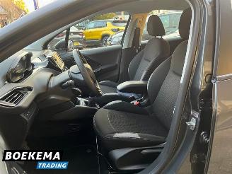 Peugeot 208 1.2 PureTech Blue Lion Navi Airco Cruise PDC Trekh. picture 15
