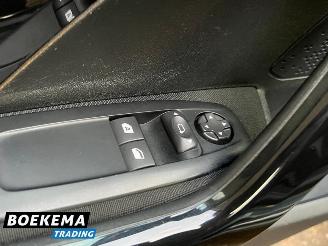 Peugeot 208 1.2 PureTech Blue Lion Navi Airco Cruise PDC Trekh. picture 21