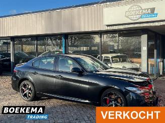 krockskadad bil auto Alfa Romeo Giulia 2.0 T AWD Veloce 280PK Aut Leer Navi Stuur/Stoelverw. Cruise PDC 2017/5