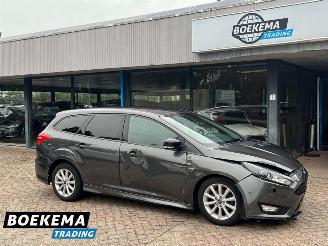 Unfallwagen Ford Focus Wagon 1.5 TDCI ST-Line Leer Navi Camera Clima Cruise PDC 2018/7