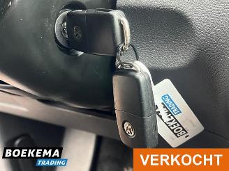 Volkswagen Touran 1.6 TDI Grijs kenteken Climate Cruise Trekh. PDC picture 27