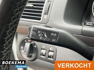 Volkswagen Touran 1.6 TDI Grijs kenteken Climate Cruise Trekh. PDC picture 24