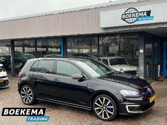 krockskadad bil auto Volkswagen Golf 1.4 TSI GTE Led Navi Cruise PDC Trekhaak 2015/4