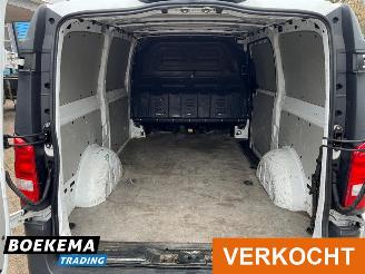 Mercedes Vito 111 CDI Lang 3-Persoons Navi Airco Cruise picture 17
