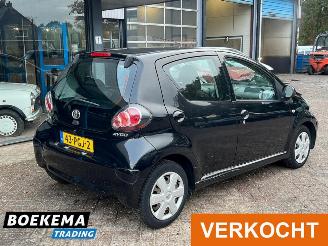 Toyota Aygo 1.0-12V Navigator Automaat Airco 5-Deurs picture 2