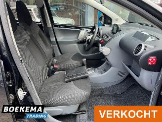 Toyota Aygo 1.0-12V Navigator Automaat Airco 5-Deurs picture 21