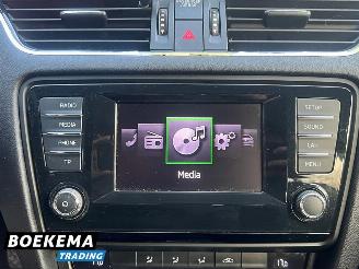 Skoda Octavia Combi 1.6 TDI DSG Business Climate Navi Cruise PDC picture 19