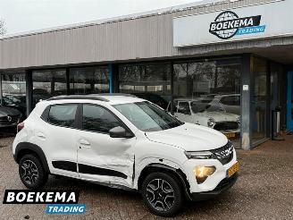 krockskadad bil auto Dacia Spring Expression 27 kWh Airco Cruise 2023/1