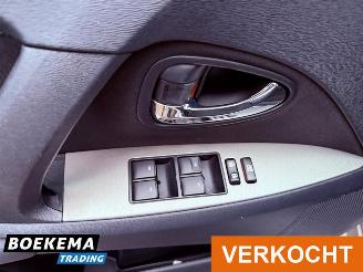 Toyota Avensis wagon 1.8 VVTi Navigatie Camera Climate Cruise picture 14