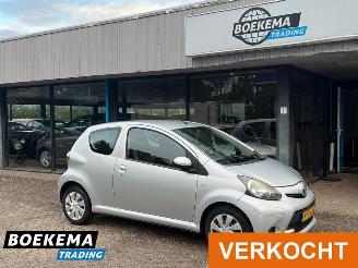 skadebil auto Toyota Aygo 1.0 VVT-i Comfort Airco 2012/6