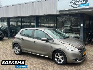 Damaged car Peugeot 208 1.4 VTi Active 5-Drs Climate Cruise Trekh. 2012/7