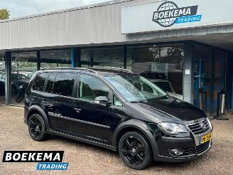 Vaurioauto  passenger cars Volkswagen Touran 1.4 TSI Cross Xenon Airco Cruise PDC Trekh. 2009/6