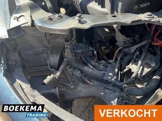 Volkswagen Golf 1.2 TSI Highline Climate Cruise stoelverw. picture 13