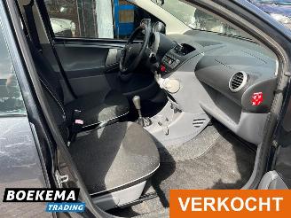 Peugeot 107 1.0-12V XS Airco 5-Deurs picture 15
