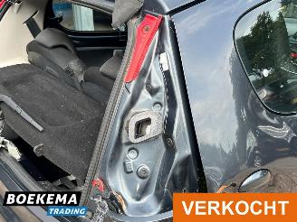 Peugeot 107 1.0-12V XS Airco 5-Deurs picture 7