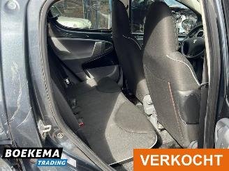 Peugeot 107 1.0-12V XS Airco 5-Deurs picture 14