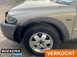 Volvo Xc-70 2.4 T Comfort Line 200 PK Leder Airco Cruise Trekh. picture 9