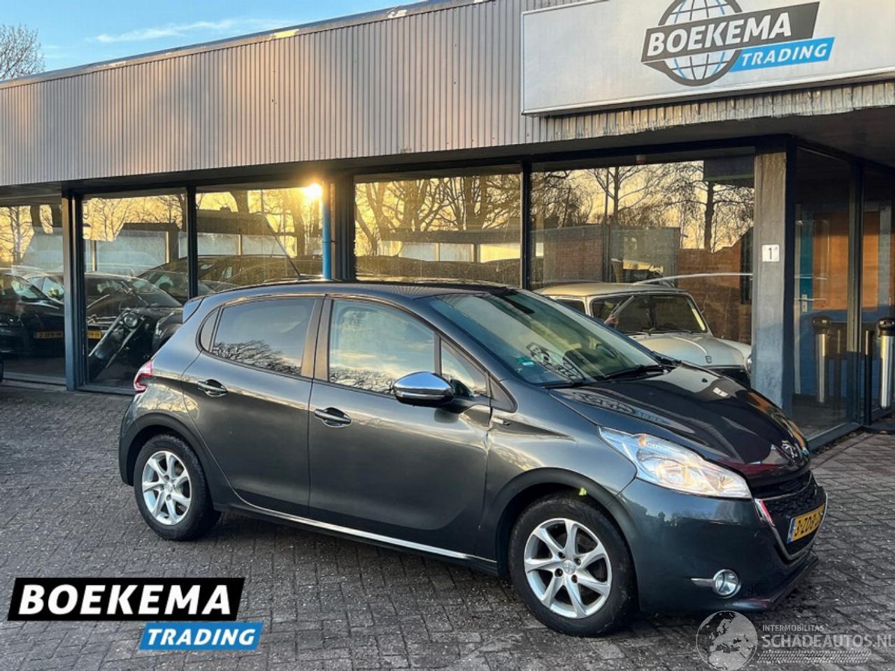Peugeot 208 1.2 PureTech Style Navi Climate Cruise PDC