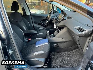 Peugeot 208 1.2 PureTech Style Navi Climate Cruise PDC picture 21