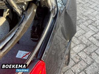 BMW 3-serie 320i High Exe M-Sport Aut Leer Memory Navi Stoelverw. PDC picture 13