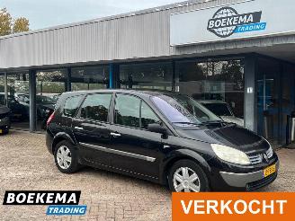 Damaged car Renault Grand-scenic 1.6 16V Dynamique 7-Pers Climate Cruise 2004/5
