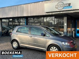 Voiture accidenté Volkswagen Golf plus 1.6 Trend 102PK Airco PDC Trekhaak 2008/4