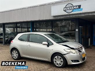 damaged passenger cars Toyota Auris 1.3 Aspiration Navigatie Climate Trekhaak 2010/1