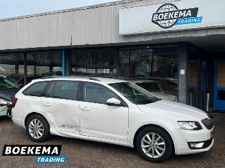 Damaged car Skoda Octavia Combi 1.0 TSI Business Navi Cruise Climate Trekh. 2016/10
