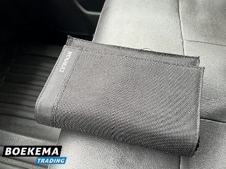 Renault Master T35 2.3 DCI L2H3 3-Pers Navigatie Cruise Airco PDC Trekhaak picture 21