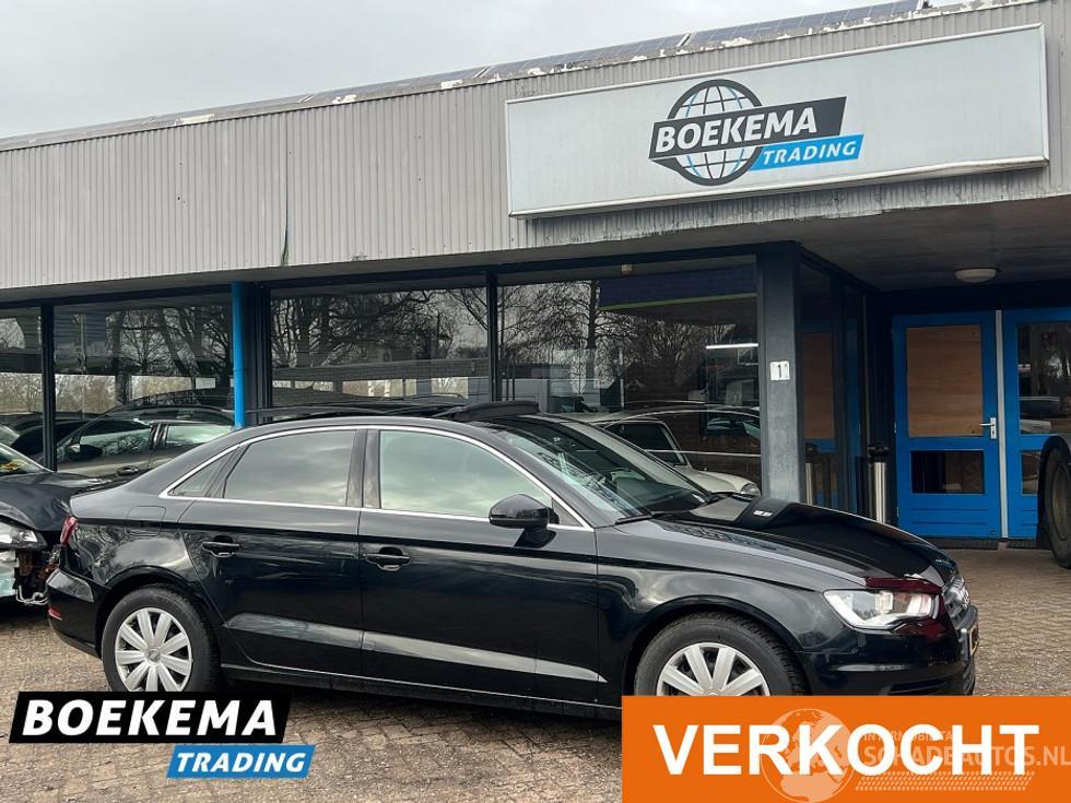 Audi A3 Limousine 1.6 TDI 110PK Pro Line Panorama Navigatie Airco