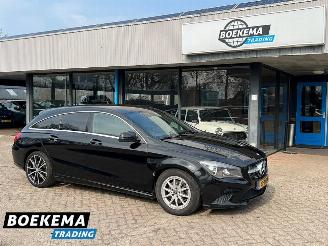 uszkodzony samochody osobowe Mercedes Cla-klasse 200 Ambition 156PK Widescreen Stoelverw. Navigatie 2015/12