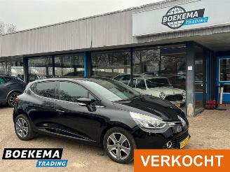 krockskadad bil auto Renault Clio 0.9 TCe ECO Night&Day Navigatie Airco 2014/12
